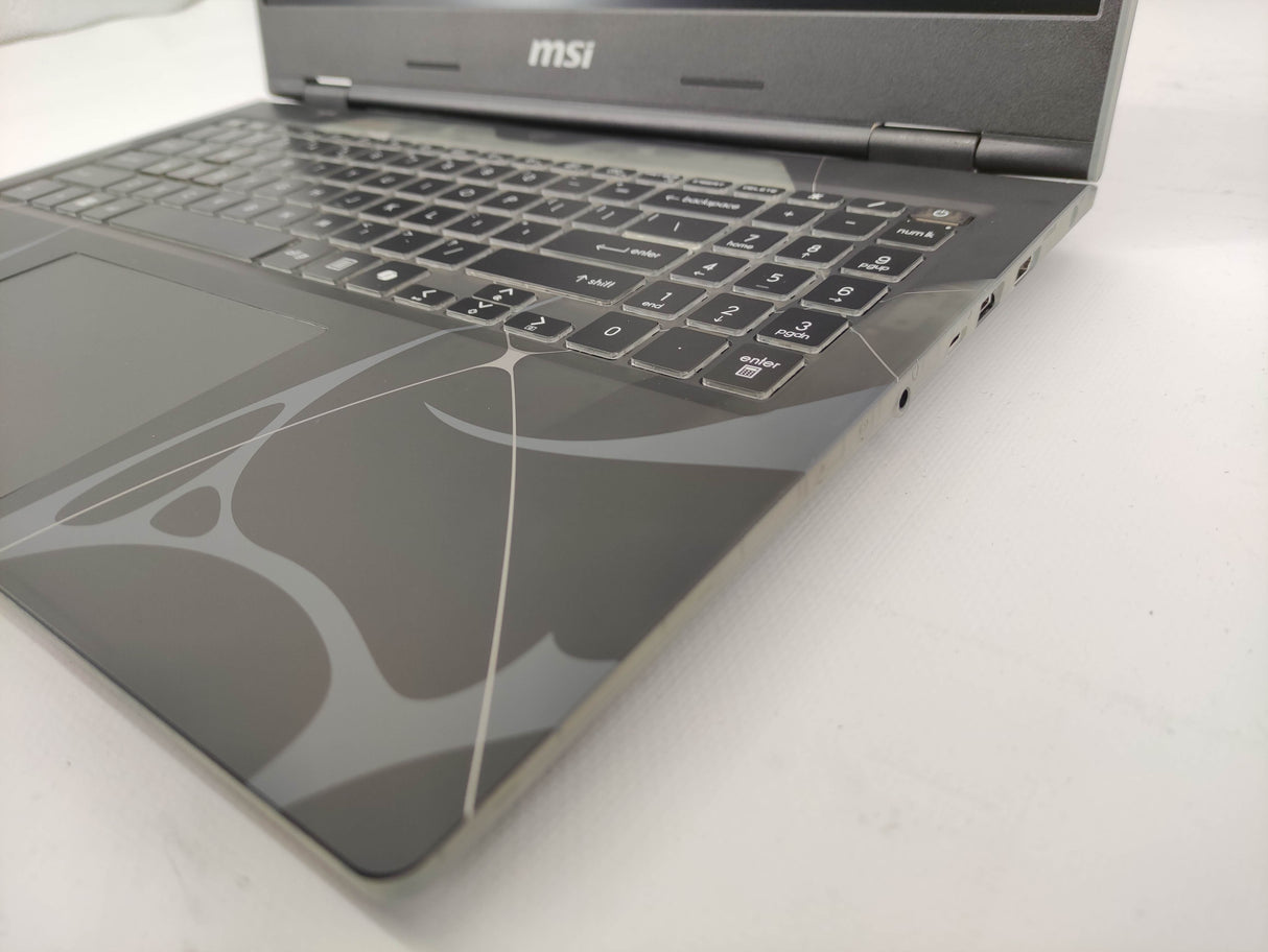 Cyborg 15 B2RWFKG-039XPL - Refurbished